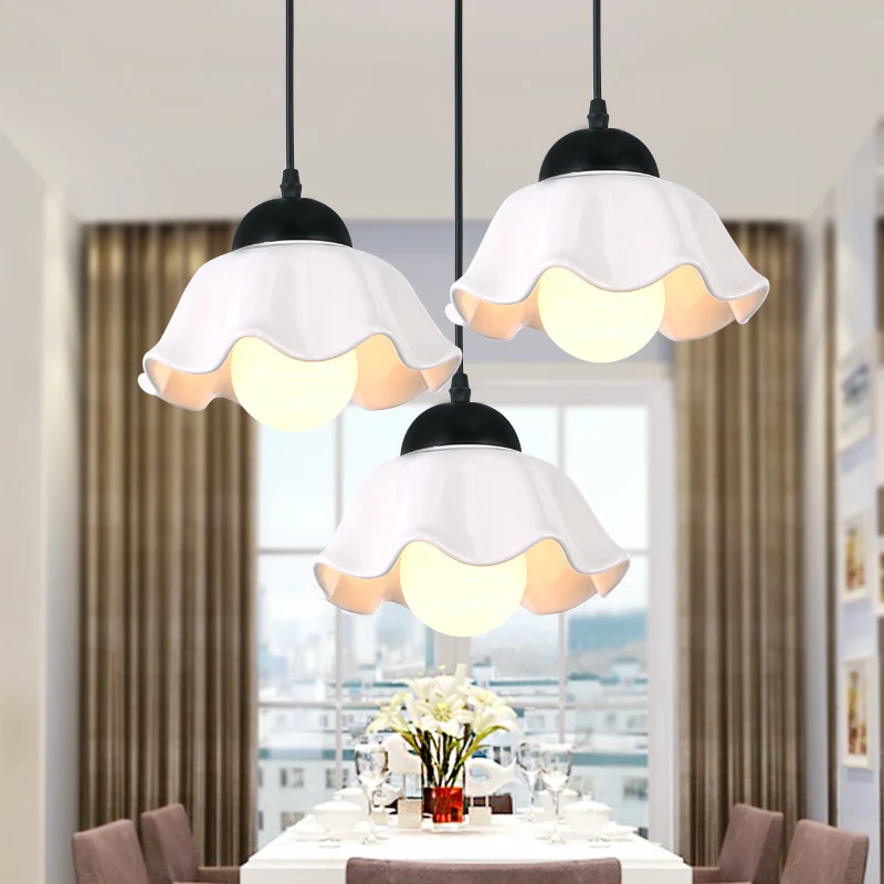 Lampe suspendue classique festonnée en céramique noire, luminaire de plafond à 1/3 lumières, pour salle à manger Clearhalo