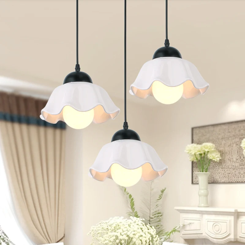 Lampe suspendue classique festonnée en céramique noire, luminaire de plafond à 1/3 lumières, pour salle à manger Clearhalo