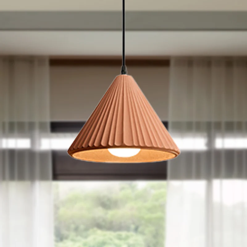 Lampe suspendue à cône cannelé à une lumière, plafond moderne en ciment pour bureau et cuisine Clearhalo