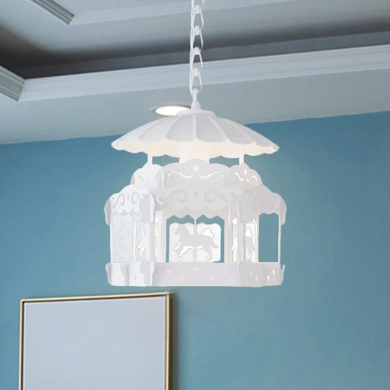Lampe suspendue Merry-go-round en métal, luminaire créatif à Suspension en blanc, pour chambre à coucher Clearhalo