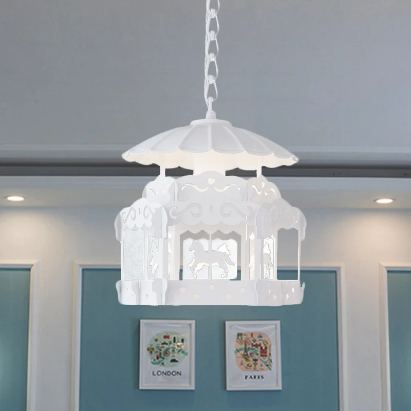 Lampe suspendue Merry-go-round en métal, luminaire créatif à Suspension en blanc, pour chambre à coucher Clearhalo