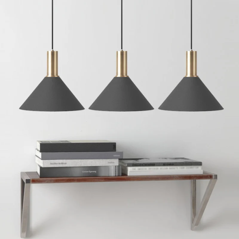 Lampe suspendue nordique à 1 ampoule, noire et dorée, ronde/cône/cylindre, pendentif goutte avec abat-jour en fer pour cui...