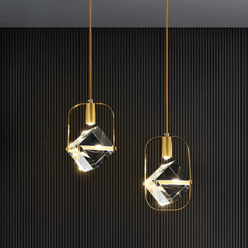 Lampe suspendue en or postmoderne à 2 têtes cubiques multi-lumière avec cadre en métal pour restaurant Clearhalo