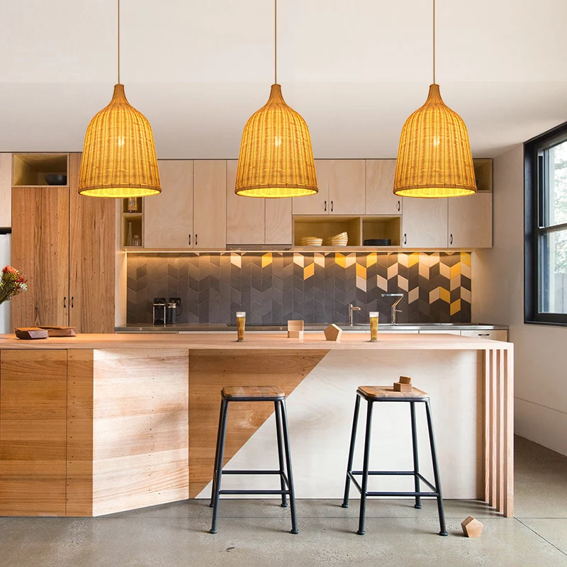 Lampe suspendue en seau en bambou fabriquée à la main, luminaire suspendu rustique à ampoule unique en Beige Clearhalo