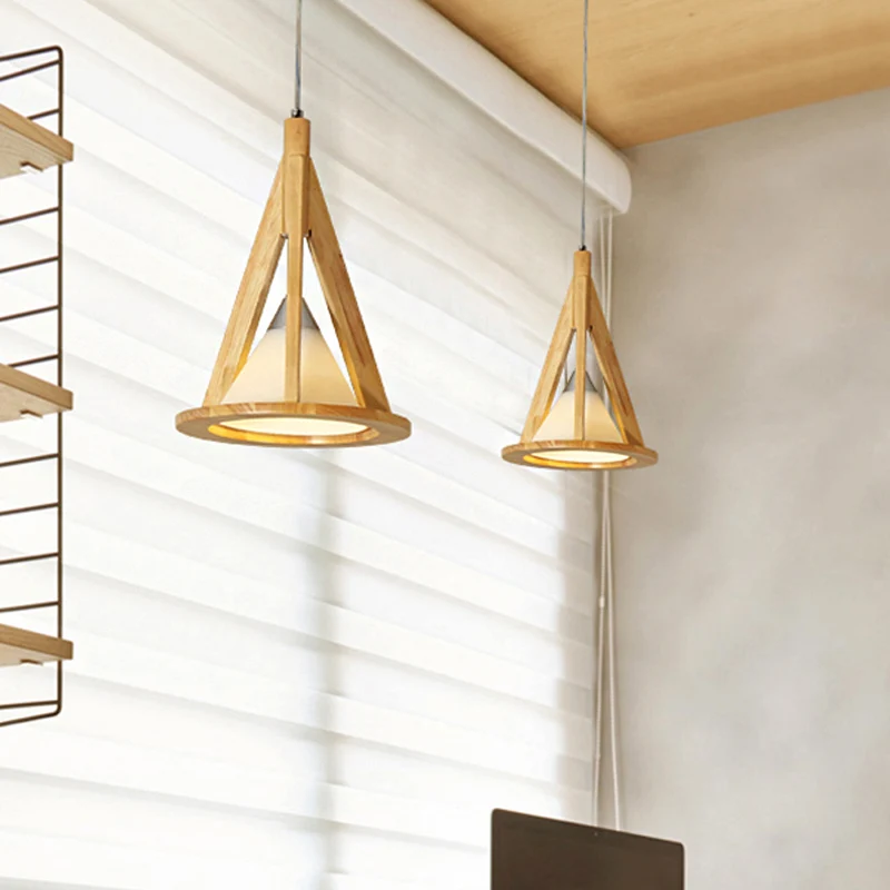 Lampe à suspension conique moderne en bois et verre dépoli en beige pour café Clearhalo