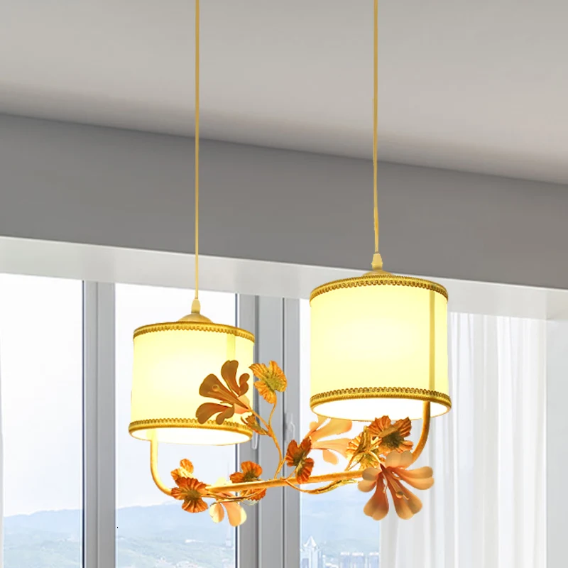 Lampe à suspension cylindrique pastorale multi-ampoules, plafonnier suspendu en tissu blanc avec décor de fleurs Clearhalo