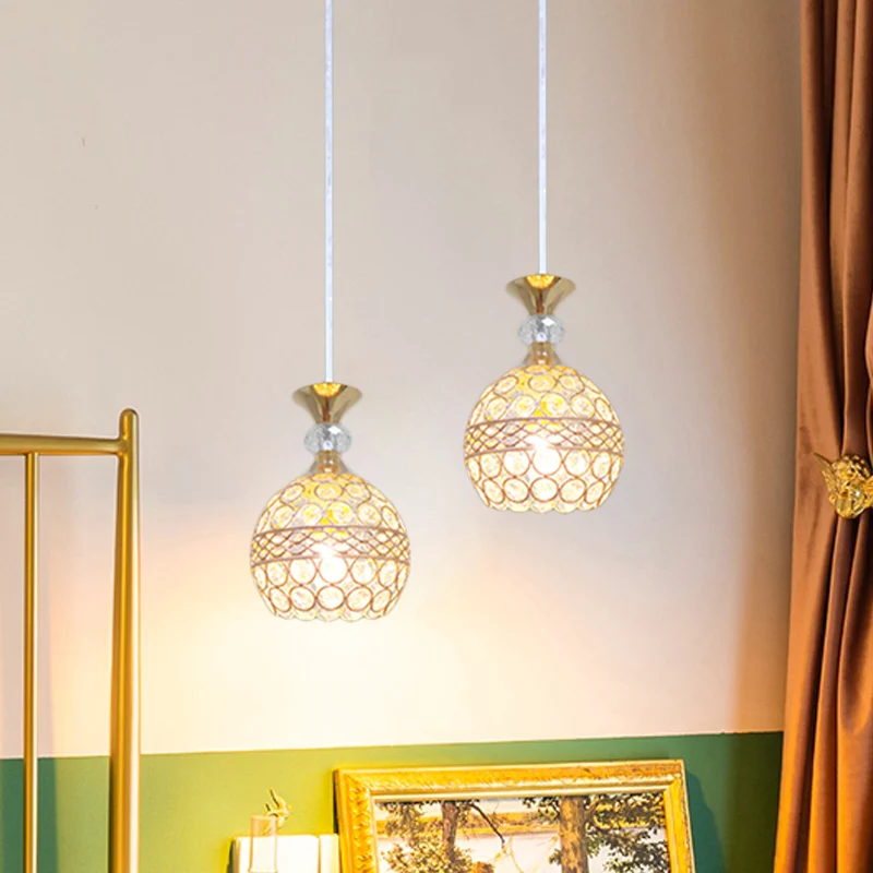 Lampe à suspension moderniste à 1 ampoule avec abat-jour incrusté de cristaux, luminaire de plafond à boule dorée Clearhalo
