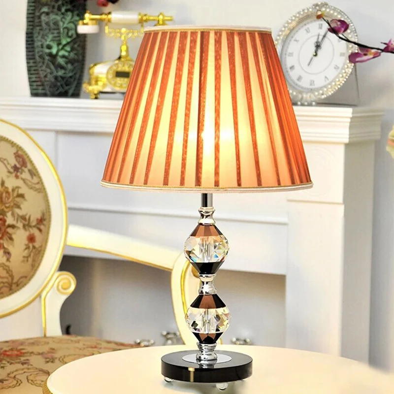 Lampe de table à abat-jour conique en tissu, petite lampe de bureau moderniste à 1 ampoule en noir pour chevet Clearhalo