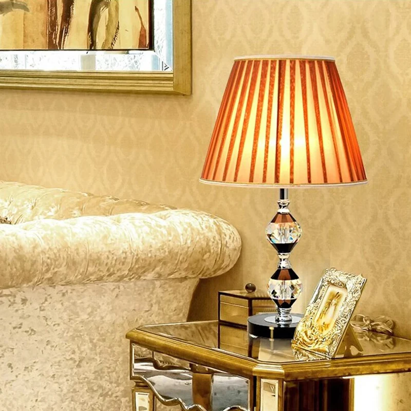Lampe de table à abat-jour conique en tissu, petite lampe de bureau moderniste à 1 ampoule en noir pour chevet Clearhalo