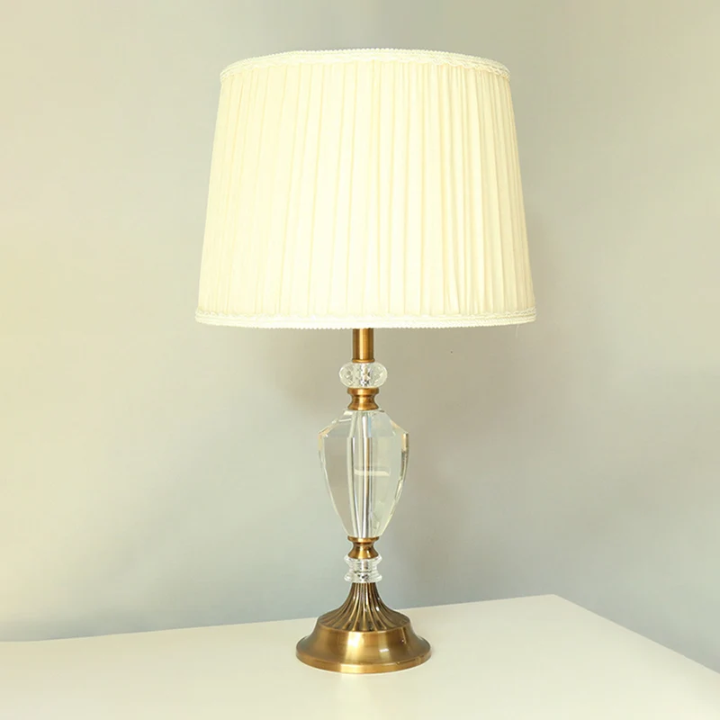 Lampe de table à abat-jour plissé à tête unique, lampe de chevet en tissu Beige Simple avec décoration en cristal Clearhalo