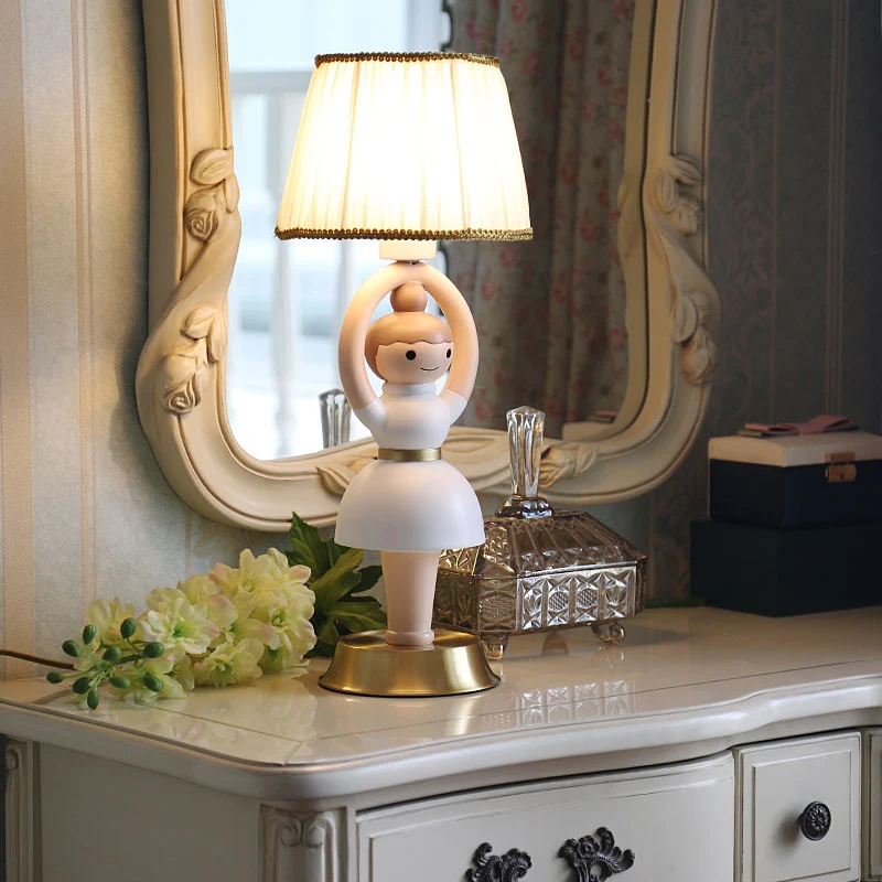 Lampe de Table à Base lumineuse blanche pour fille, 1 tête de lampe de chevet en résine avec abat-jour en tissu Clearhalo
