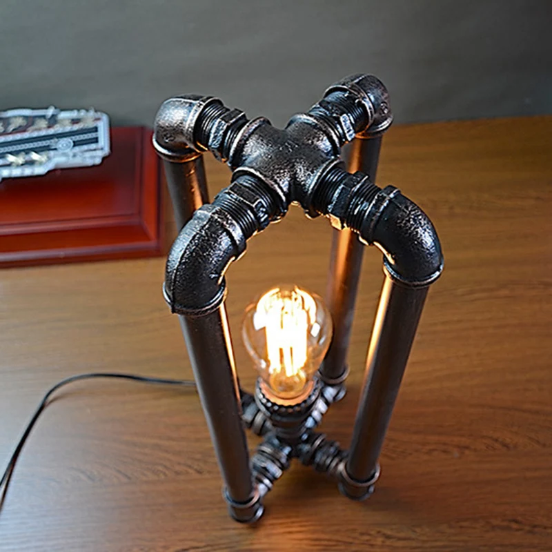 Lampe de table à brancher en fer noir, 1 lampe de table de chevet rustique avec conception de cage rectangulaire Clearhalo