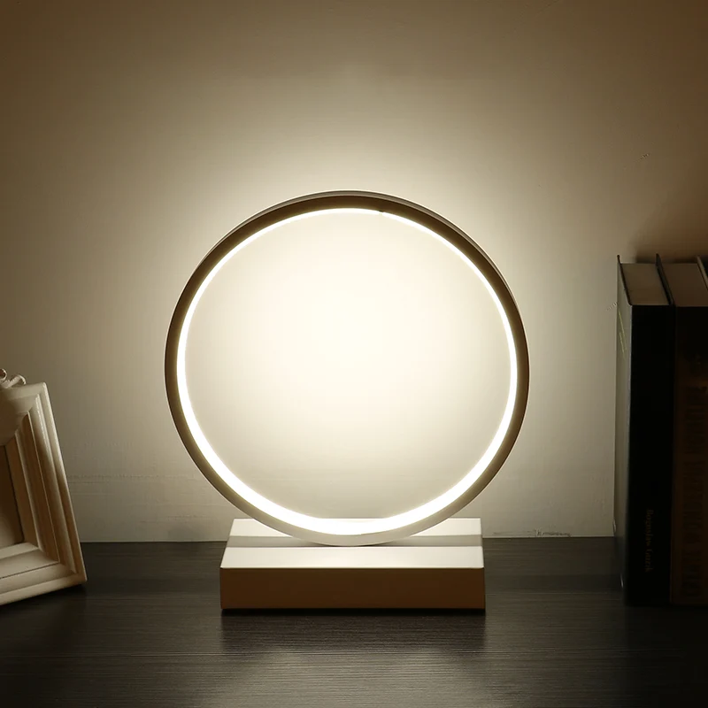 Lampe de table de chambre à coucher en métal de veilleuse LED de cercle de simplicité avec la base rectangulaire Clearhalo