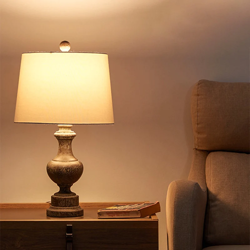 Lampe de table de chevet à abat-jour en forme de tonneau blanc, lampe de chevet en tissu antique à 1 ampoule avec base d'u...