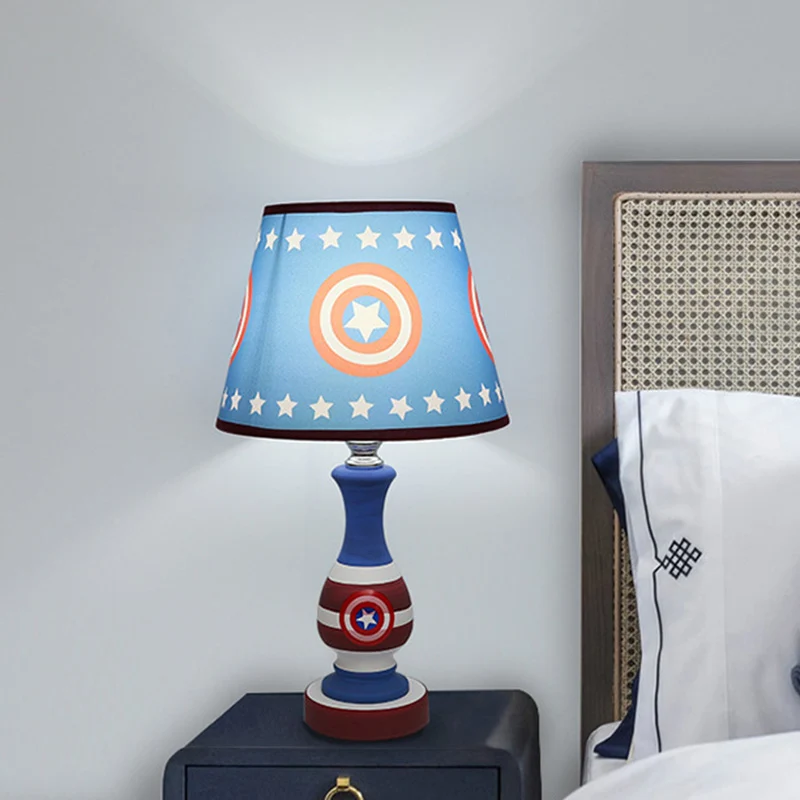 Lampe de table de chevet en forme de cône de dessin animé, 1 ampoule, veilleuse pour chambre de garçon, motif étoile/voitu...