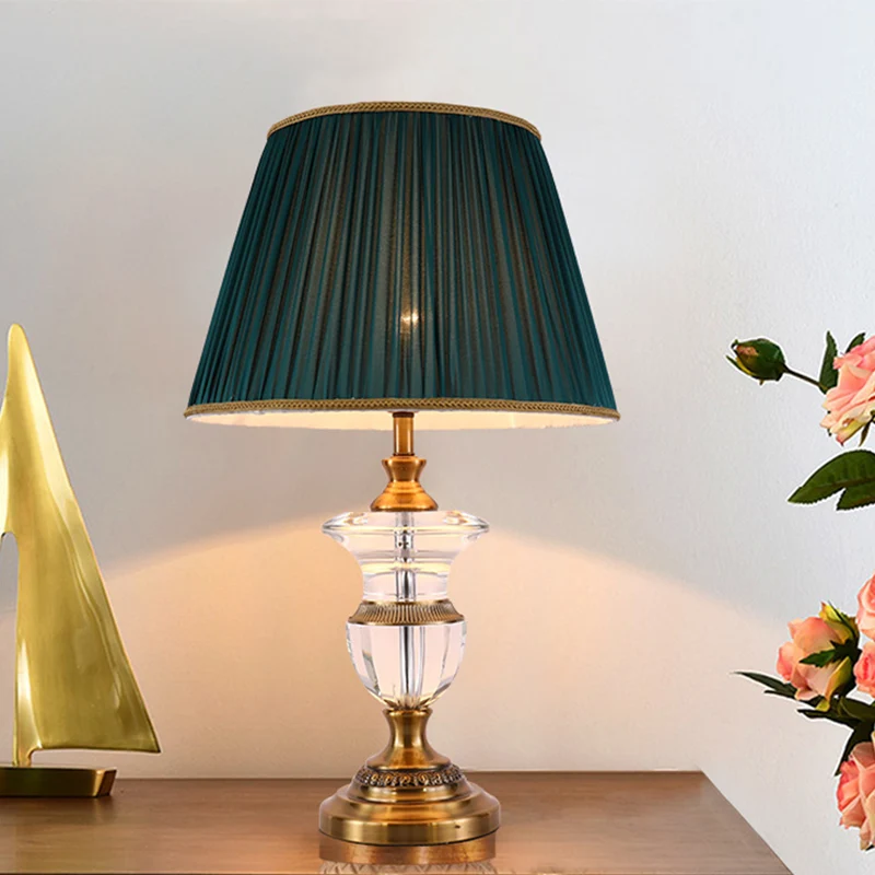 Lampe de table de chevet en forme de pot à 1 tête, lampe de lecture moderniste en cristal découpé à la main en noir Clearhalo