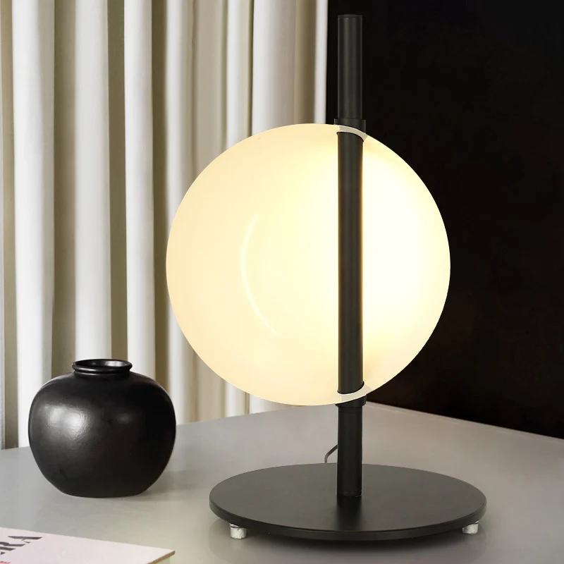 Lampe de table de chevet moderniste en métal, éclairage de travail à LED en noir pour le salon Clearhalo