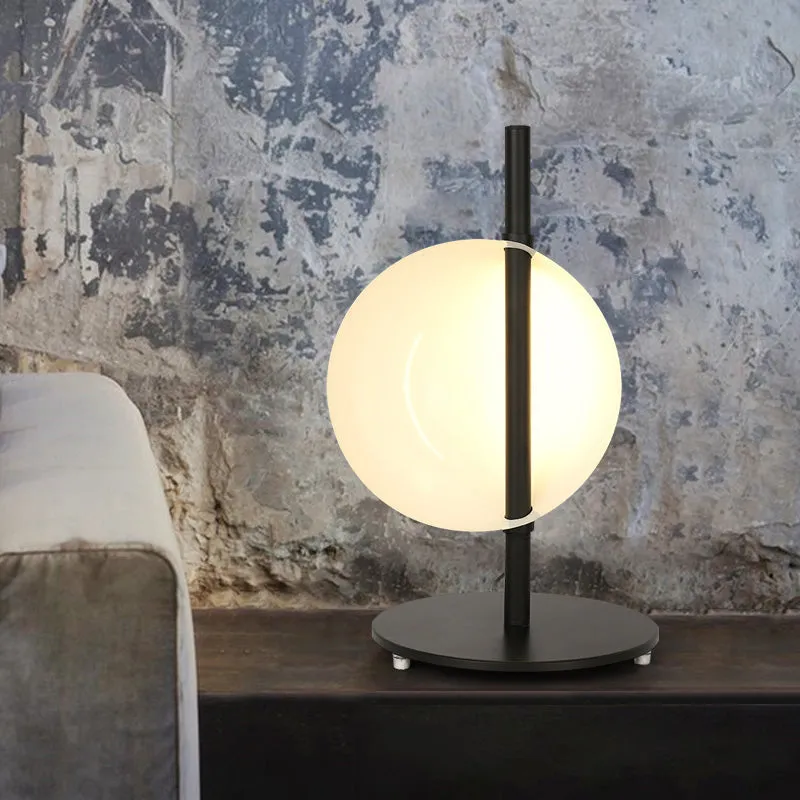 Lampe de table de chevet moderniste en métal, éclairage de travail à LED en noir pour le salon Clearhalo