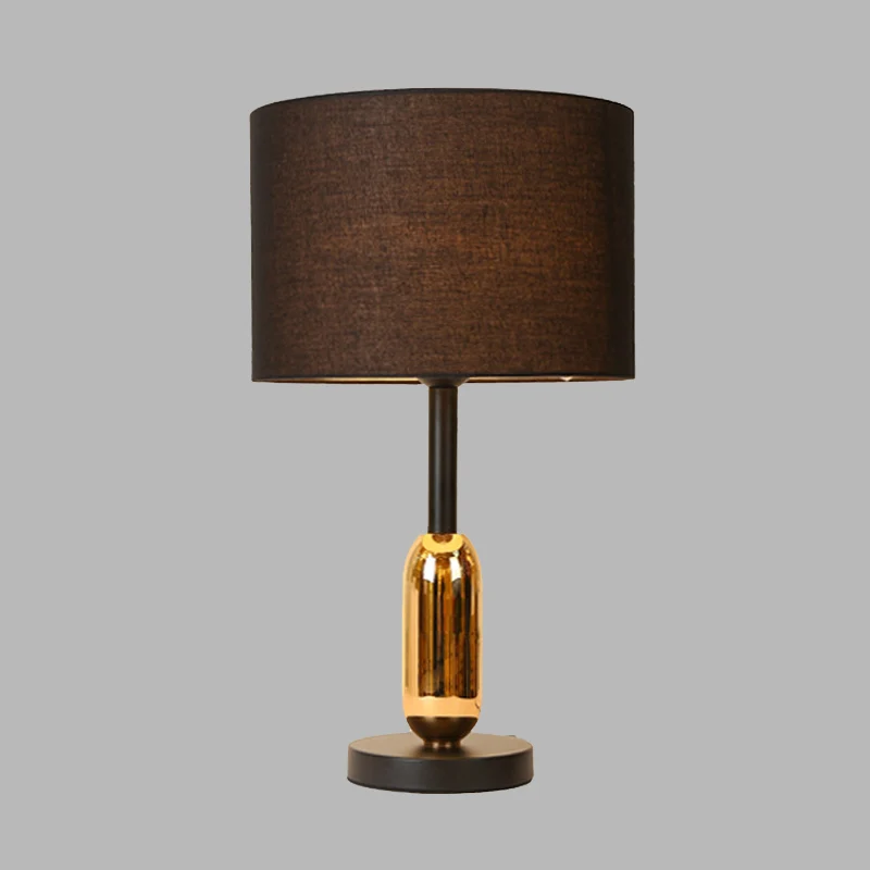 Lampe de table de chevet tambour noir, lampe de bureau moderniste à 1 lumière en tissu avec capsule en laiton Clearhalo