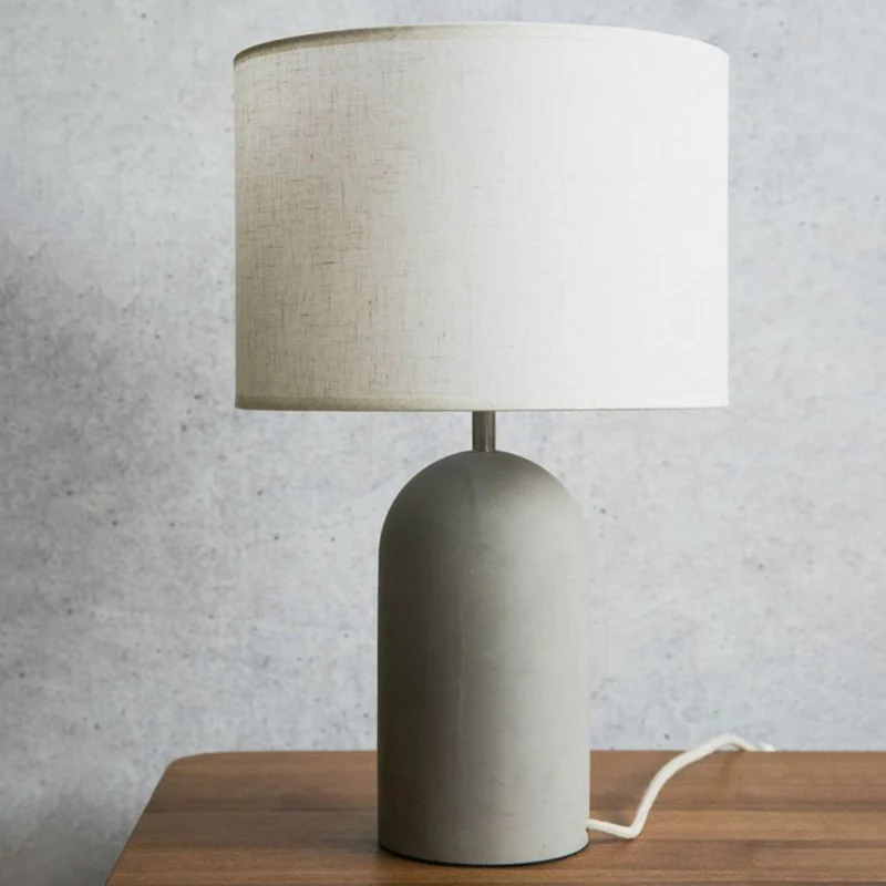 Lampe de table de chevet tambour de style moderne en tissu à 1 ampoule avec base en ciment gris Clearhalo