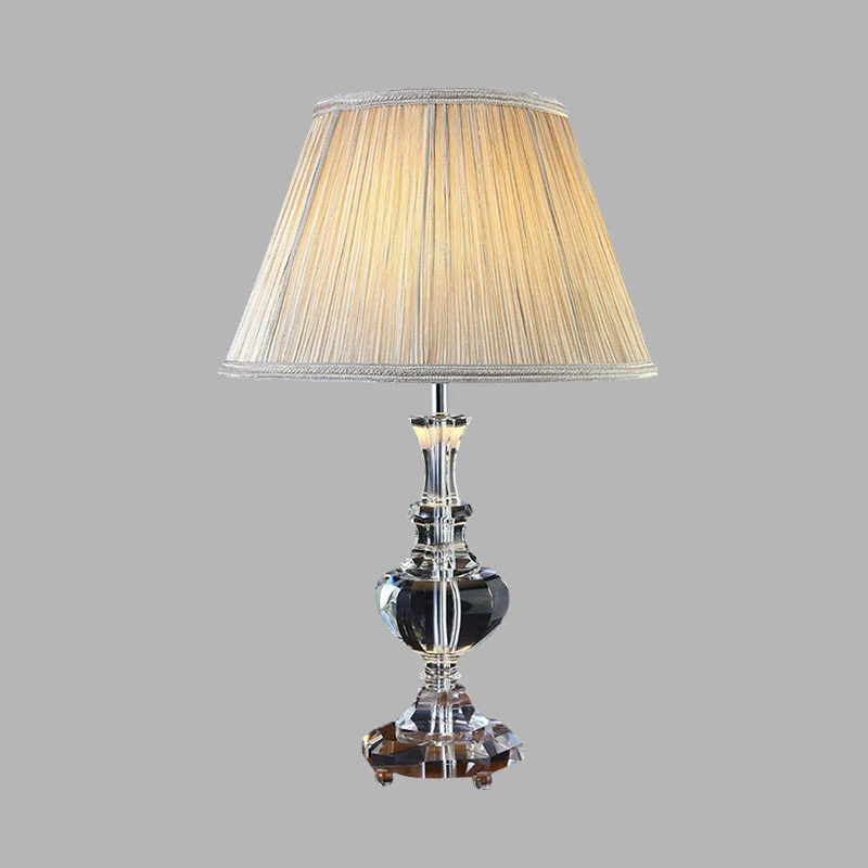 Lampe de table de chevet en tissu à 1 lumière, veilleuse conique rustique beige pour chambre à coucher avec accent de cris...