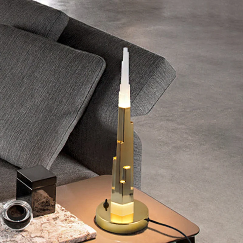 Lampe de table de chevet tour Burj modernisme en acrylique pour salle d'étude, éclairage de table LED en blanc/or Clearhalo