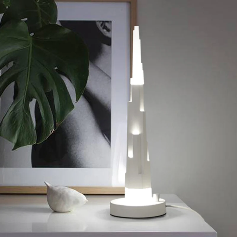 Lampe de table de chevet tour Burj modernisme en acrylique pour salle d'étude, éclairage de table LED en blanc/or Clearhalo