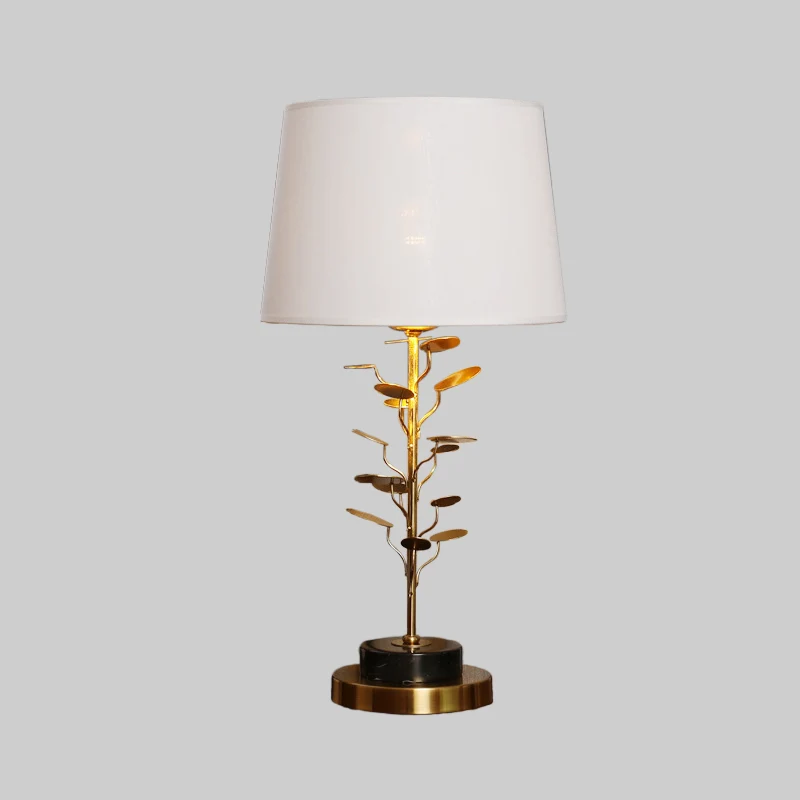 Lampe de table conique en tissu moderne, 1 ampoule, lampe de lecture en blanc avec arbre en métal doré Clearhalo