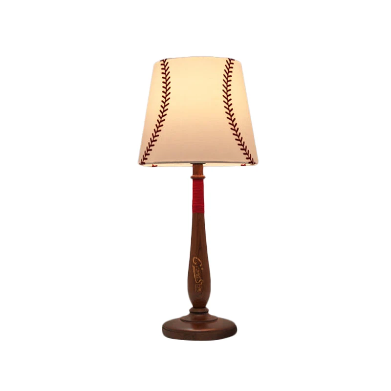 Lampe de table conique en tissu Modernism, lampe de chevet à 1 lumière marron/bois avec motif baseball Clearhalo