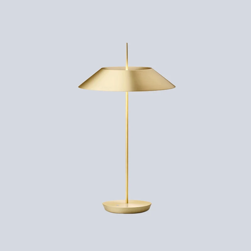 Lampe de table contemporaine à 1 ampoule pour salle d'étude, lampe de nuit dorée avec abat-jour conique en métal Clearhalo