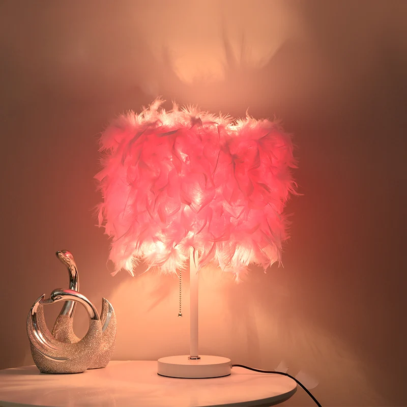 Lampe de table cylindrique blanche/rouge/rose, romantique et moderne, 1 ampoule, chaîne de traction en plumes, lampe de ta...