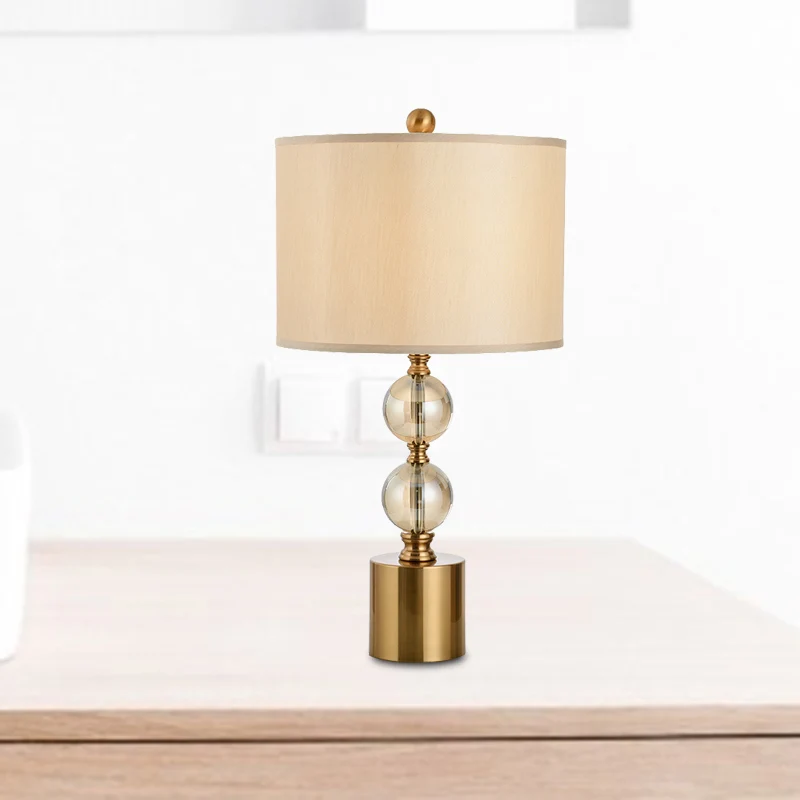 Lampe de table cylindrique dorée, petite lampe de bureau moderniste en tissu à 1 tête avec base en métal Clearhalo