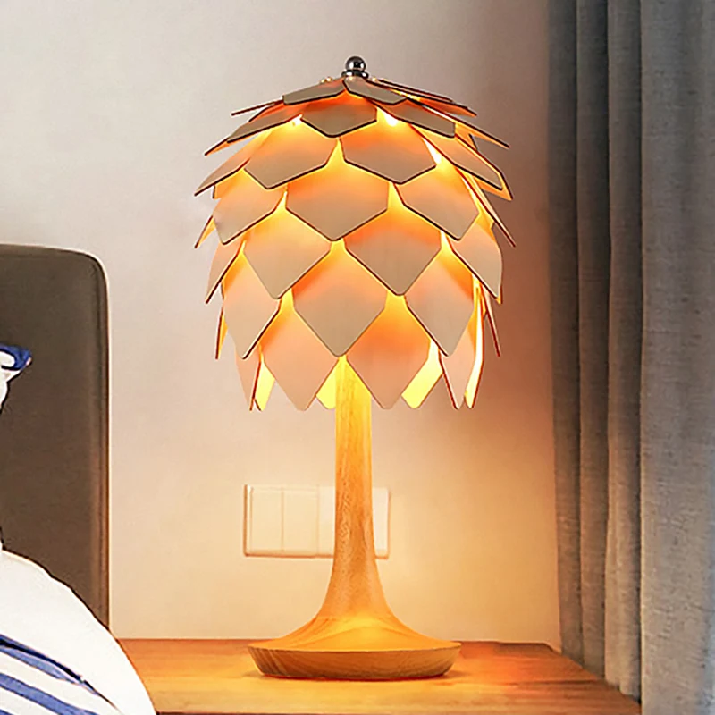 Lampe de table en forme de pomme de pin en bois, style contemporain, éclairage de table beige à 1 lumière pour chambre à c...
