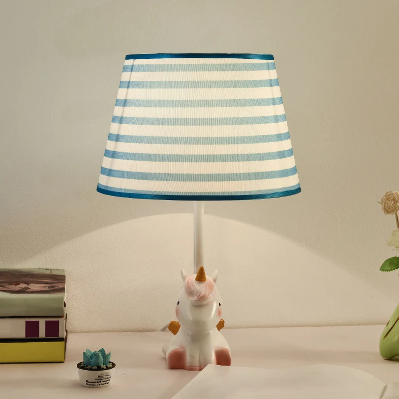 Lampe de table licorne rose, lampe de table de chevet en résine à 1 tête avec abat-jour empire à motifs Clearhalo