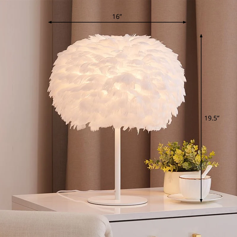 Lampe de table nordique élégante à 1 ampoule, lampe de chevet hémisphérique avec abat-jour en plumes Clearhalo