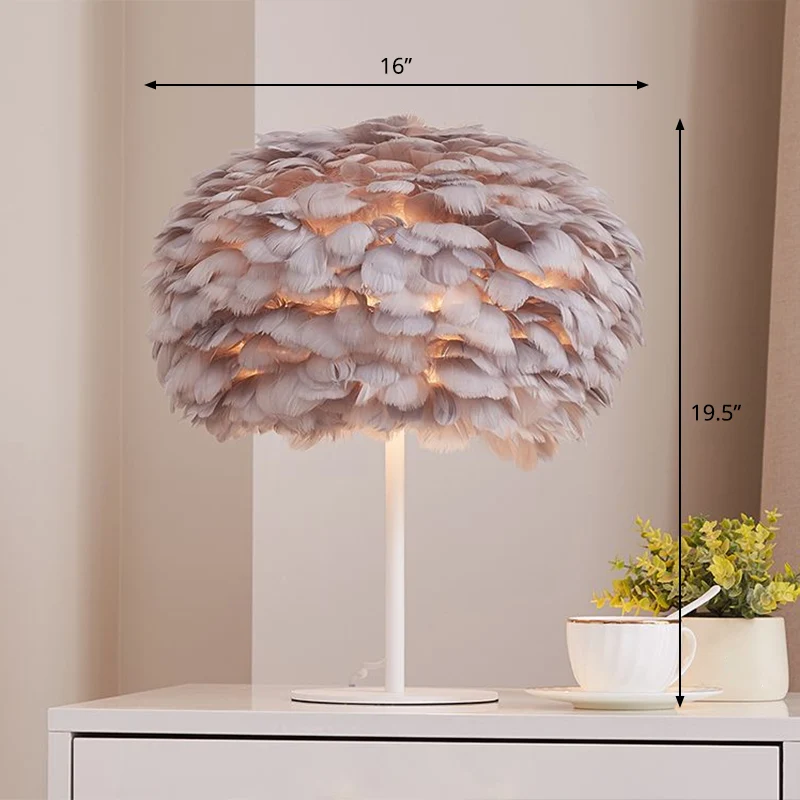 Lampe de table nordique élégante à 1 ampoule, lampe de chevet hémisphérique avec abat-jour en plumes Clearhalo