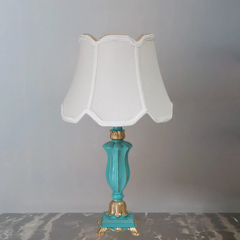 Lampe de table de nuit à abat-jour évasé blanc/bleu, lampe de bureau en tissu de style traditionnel à 1 tête pour chambre...