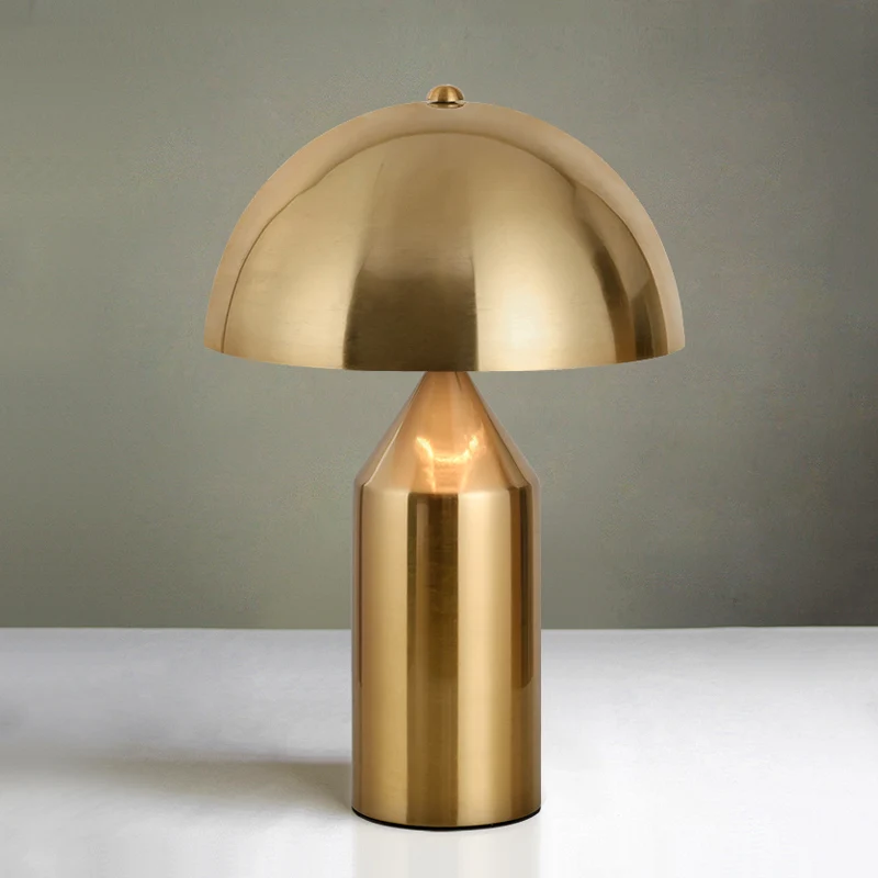 Lampe de table de nuit en forme de dôme en métal, lampe de chevet moderne à 1 lumière dorée avec base en crayon Clearhalo