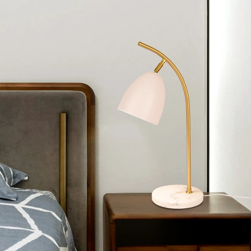 Lampe de table de nuit moderne à 1 ampoule avec abat-jour en métal, finition blanche/noire, lampe de bureau en forme de cl...