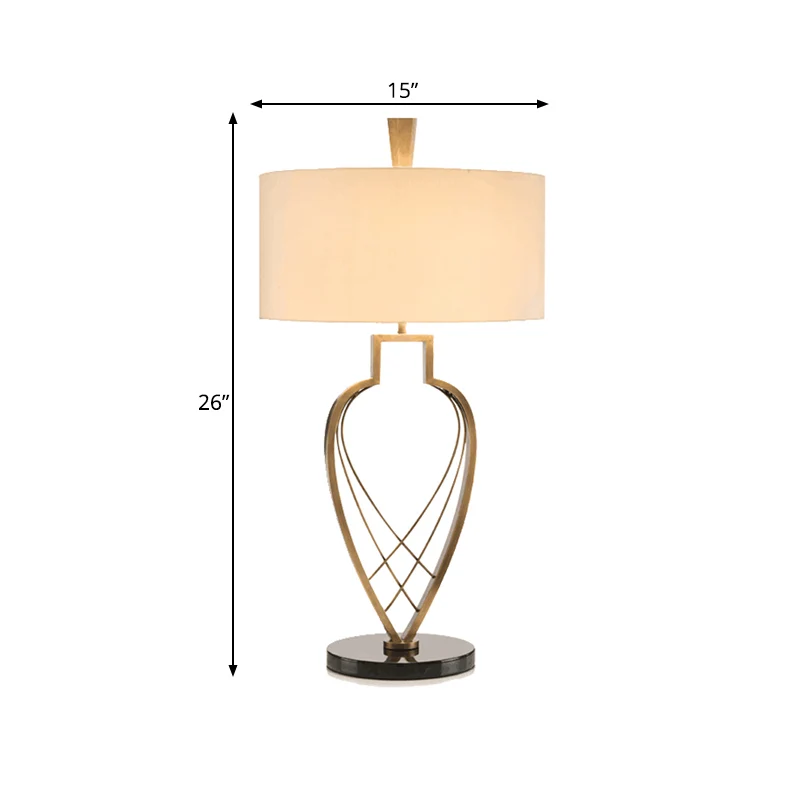 Lampe de table de nuit moderne en tissu à 1 ampoule, lampe de lecture pour salle d'étude en beige avec base de cadre en fo...