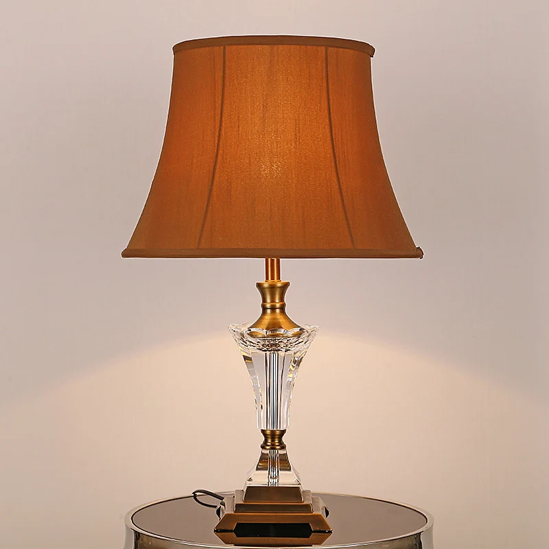 Lampe de table de nuit moderne à 1 tête, éclairage de travail évasé large en tissu marron pour chevet Clearhalo