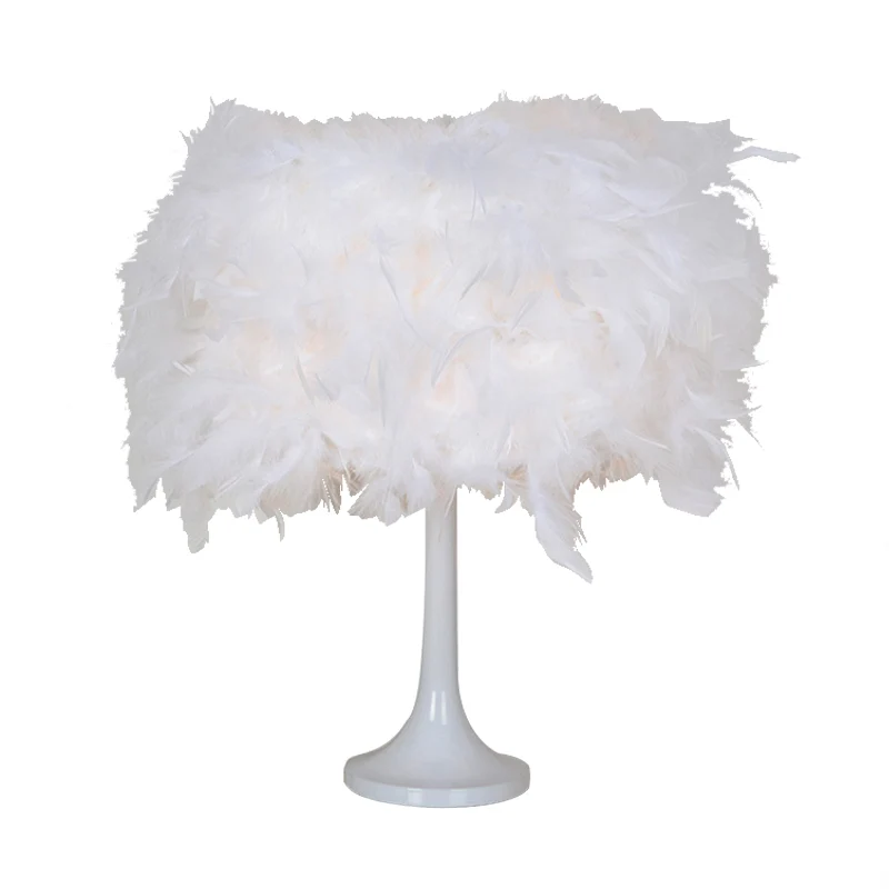 Lampe de table de nuit en plumes blanches, éclairage de bureau moderne à 1 lumière avec abat-jour en tissu pour le salon C...
