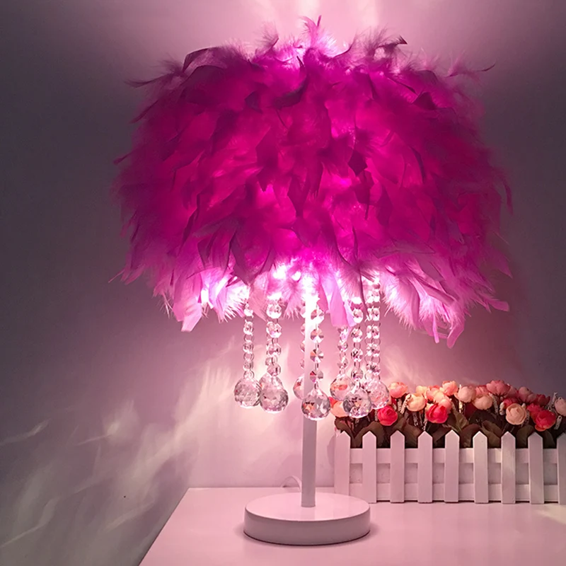 Lampe de table de nuit ronde en plumes, lampe de table contemporaine à 1 ampoule rouge/rose/violet avec goutte de cristal...