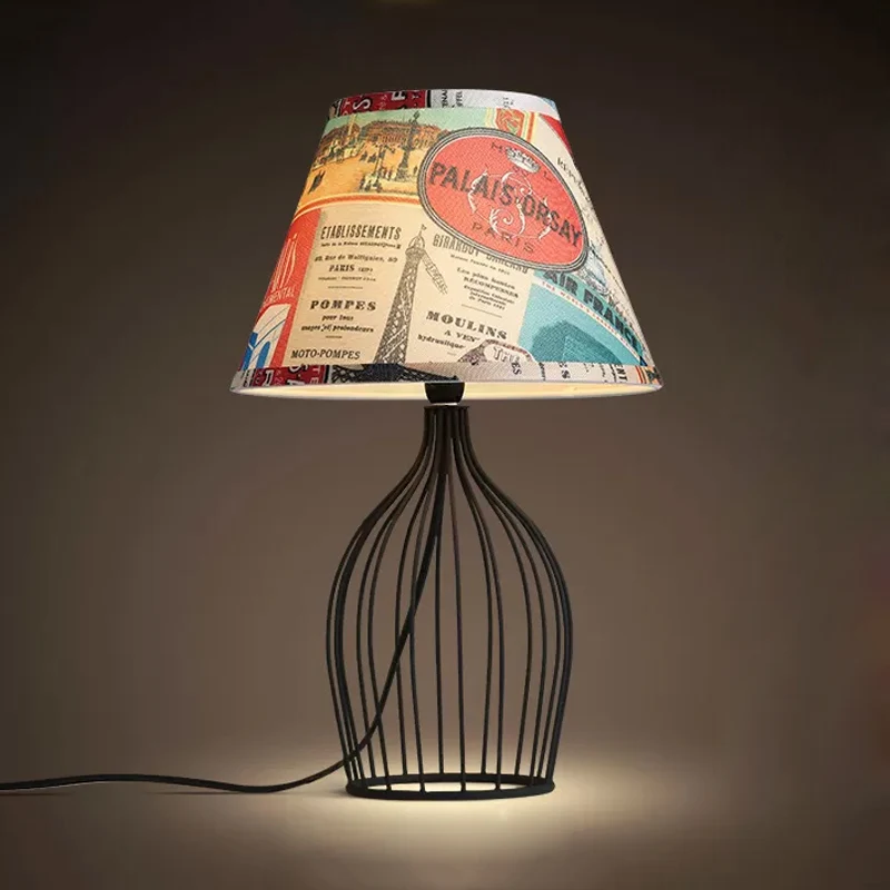 Lampe de table de nuit à 1 tête, éclairage de table de nuit noir traditionnel avec base de cage en fil métallique Clearhalo