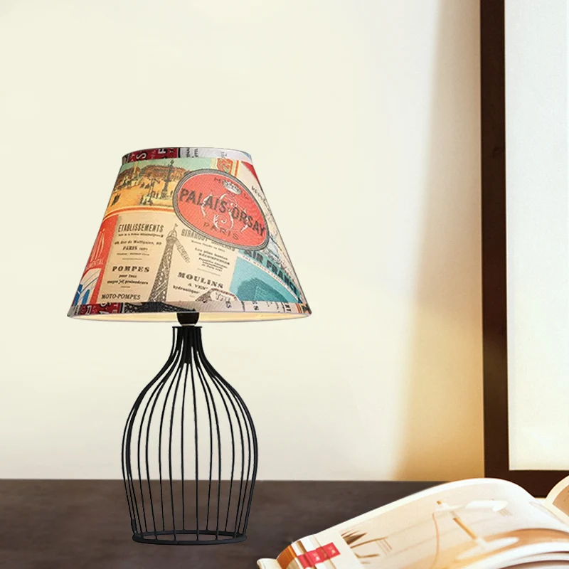 Lampe de table de nuit à 1 tête, éclairage de table de nuit noir traditionnel avec base de cage en fil métallique Clearhalo