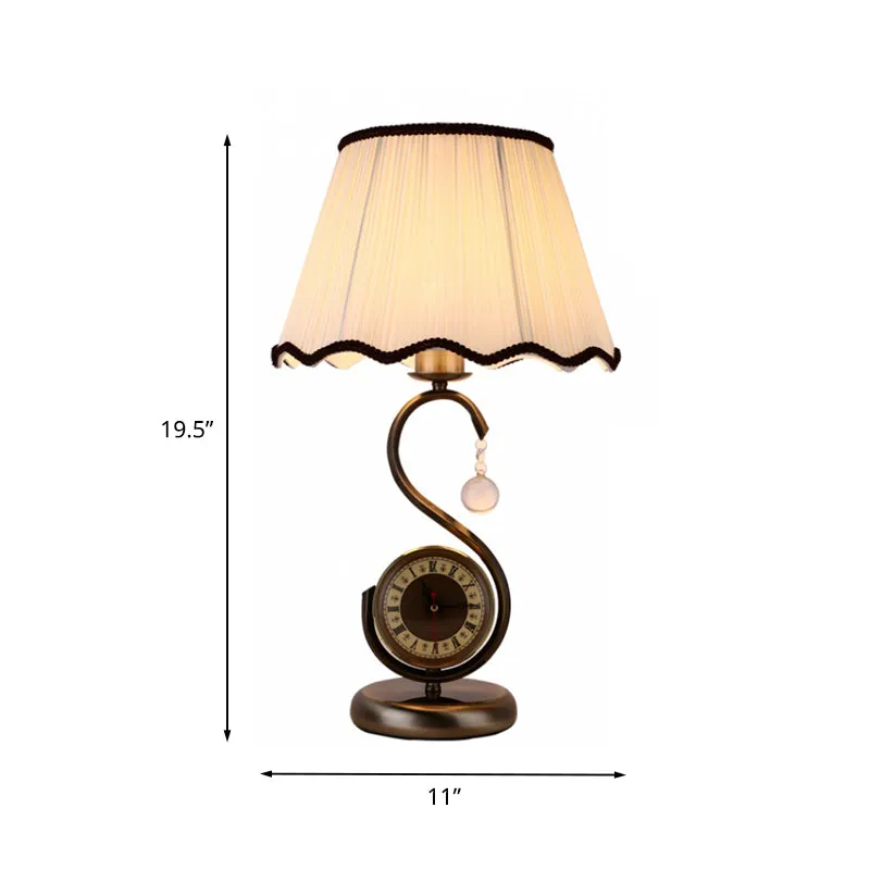 Lampe de table de salon festonnée en tissu rustique, 1 lumière, éclairage de table de chevet noir avec bras en S et horlog...