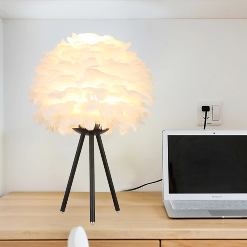 Lampe de table de salon à 1 tête, petite lampe de bureau blanche moderne avec abat-jour en tissu fleuri Clearhalo