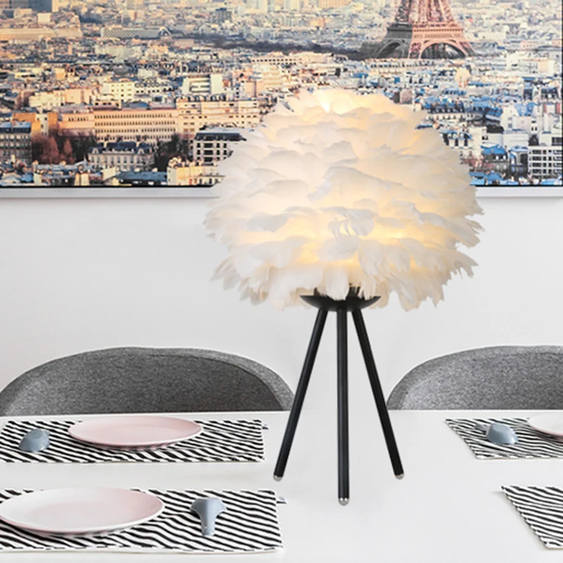 Lampe de table de salon à 1 tête, petite lampe de bureau blanche moderne avec abat-jour en tissu fleuri Clearhalo