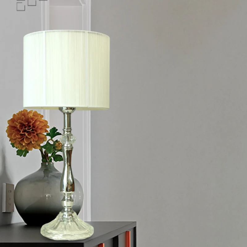 Lampe de table en tissu blanc cylindre 1 lumière veilleuse simple pour salon avec base en cristal Clearhalo