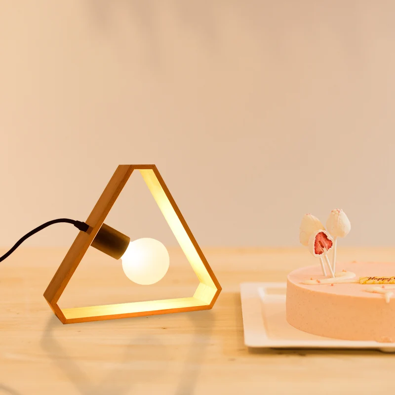 Lampe de table triangulaire industrielle Loft avec cadre en bois, 1 lampe sur pied pour chambre à coucher Clearhalo